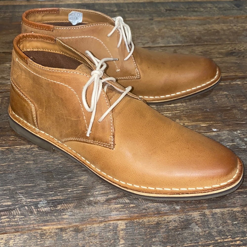 Steve Madden Hestonn Men’s size 10, Chukka tan leather boots.